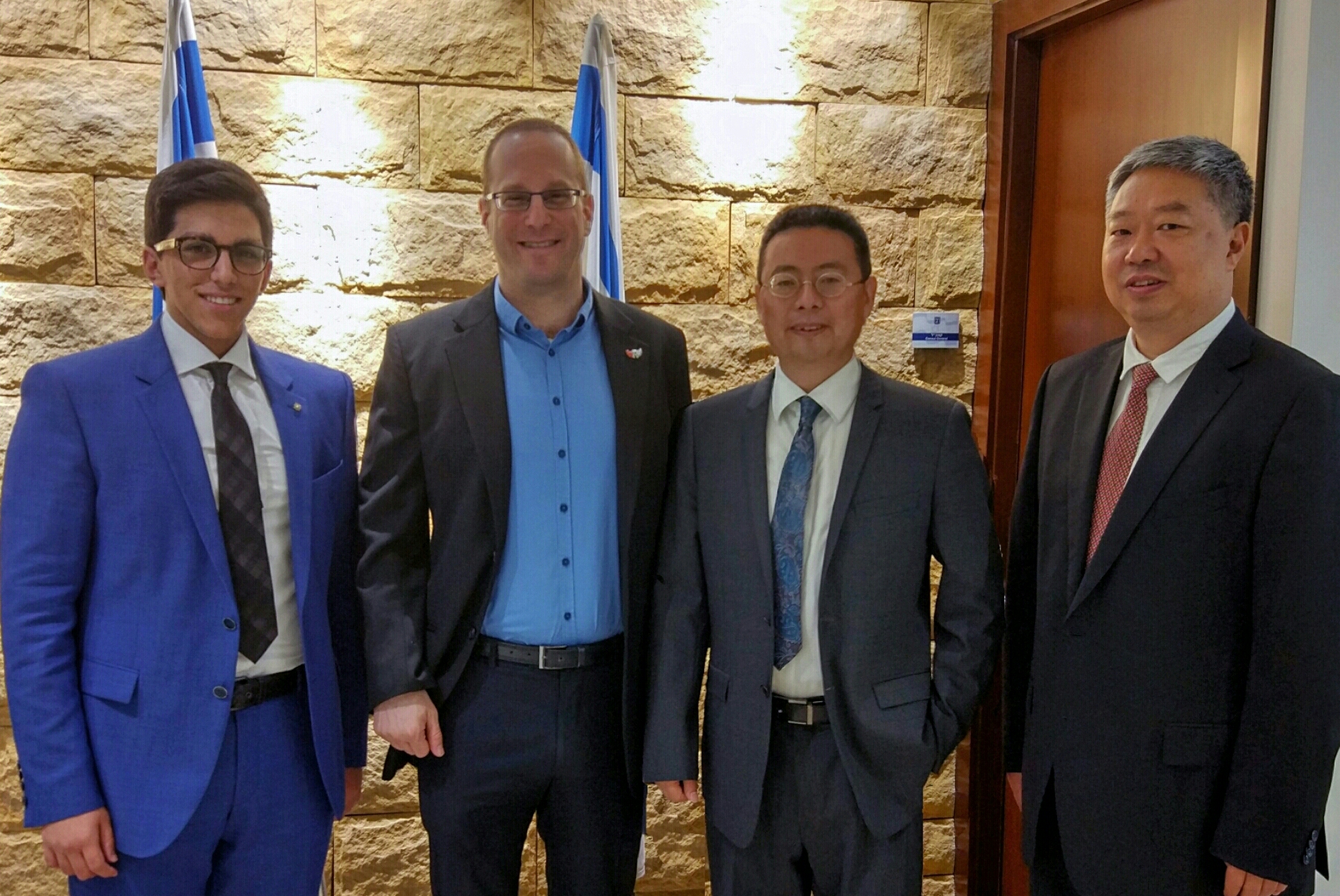 以色列驻成都总领事蓝天铭会见大卫设计董事长刘卫兵一行   双方共探设计与可持续领域合作新机遇