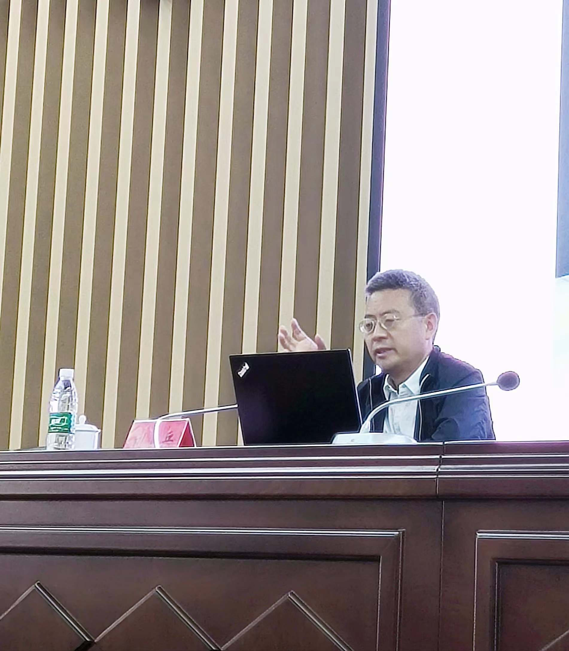 建筑设计师刘卫兵应邀为成都市乡村规划师作专家授课